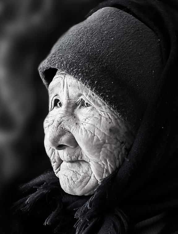 烈士的母亲·洞夭摄